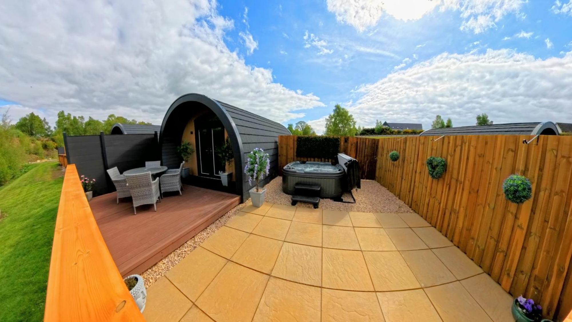 Newmore Highland Pods With Hot Tubs On Nc500 Invergordon Exterior foto